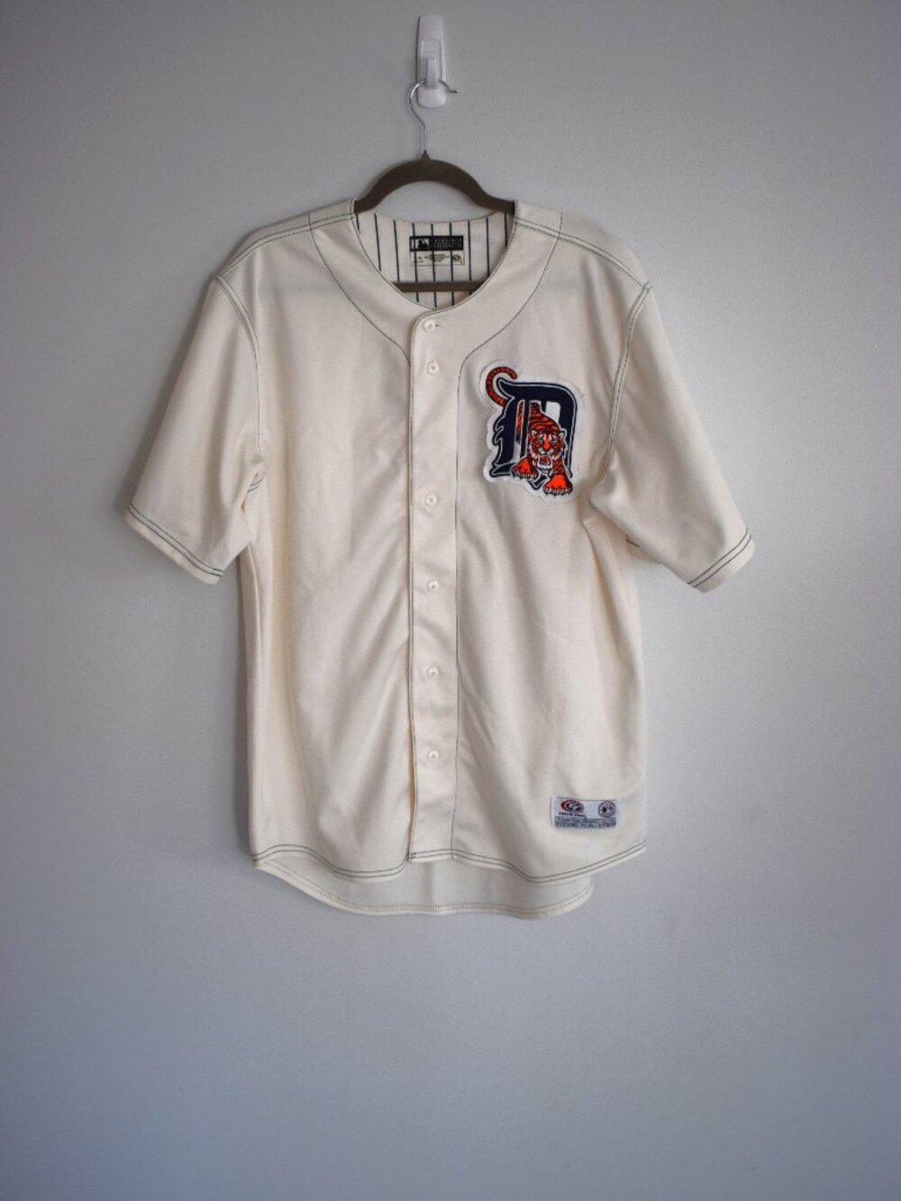 True Fan Off white MLB Detroit Tigers jersey